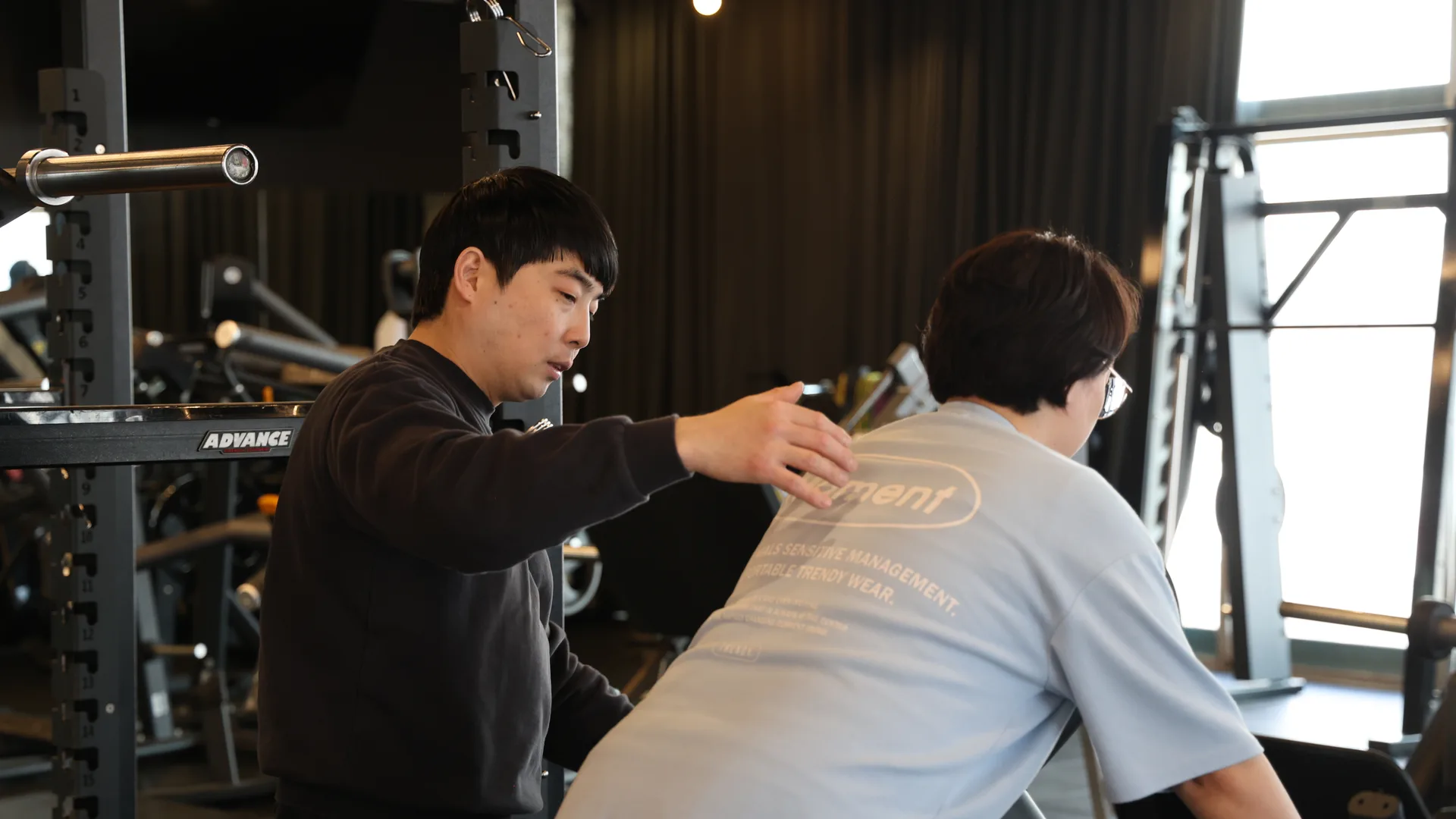 휘트니스365의 전문 운동 시설과 웨이트 장비
